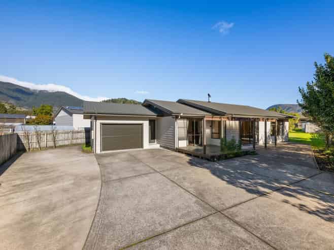 8a Huia Street, Waikawa