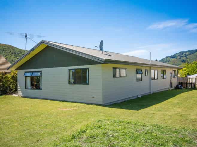 8a Huia Street, Waikawa