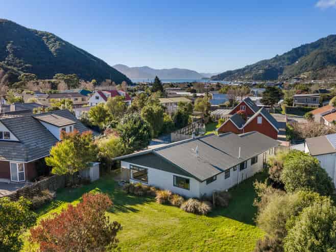 8a Huia Street, Waikawa