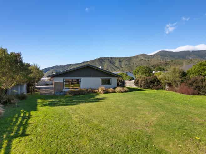 8a Huia Street, Waikawa