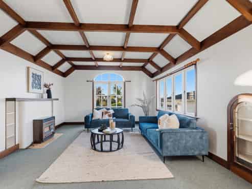 12 Hillcrest Road, Hillcrest