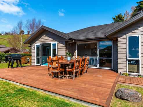 90 Dalmore Way, Acacia Bay