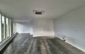 High exposure Waterview retail space