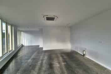 High exposure Waterview retail space