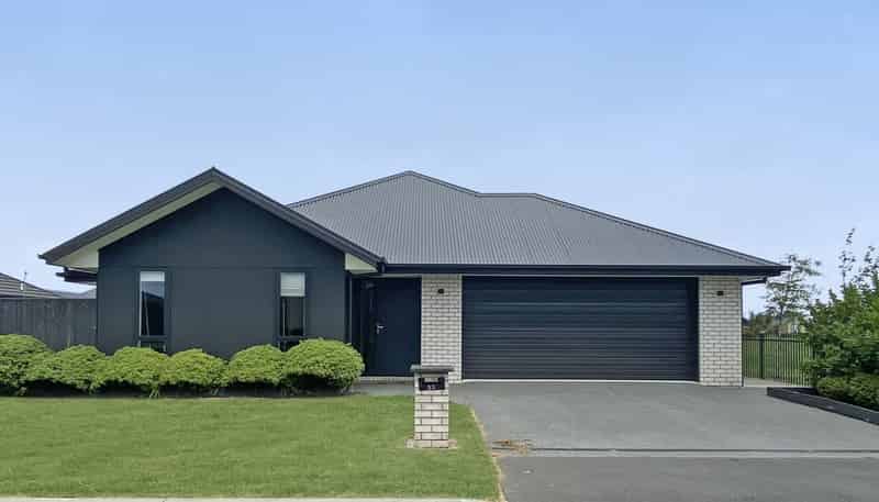 33 Blunden Rd, Lincoln
