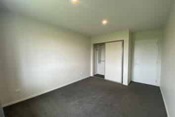 33 Blunden Rd, Lincoln
