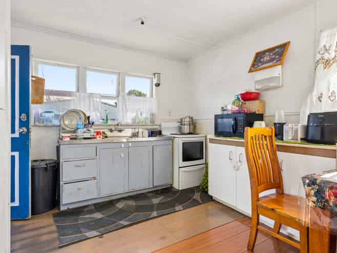 21 Alexander Crescent, Otara