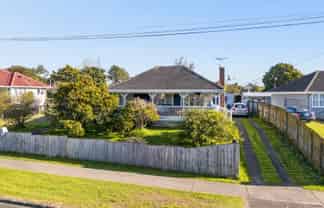 21 Alexander Crescent, Otara