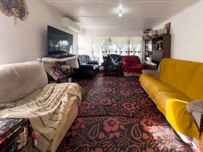 21 Alexander Crescent, Otara