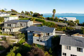 107 Princes Drive, Britannia Heights