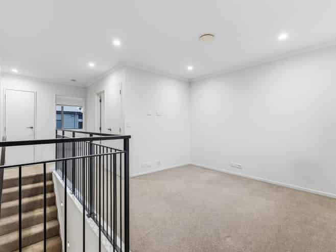 35 Pencaitland Drive, Flat Bush