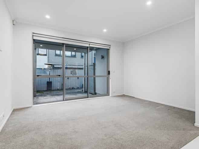 35 Pencaitland Drive, Flat Bush