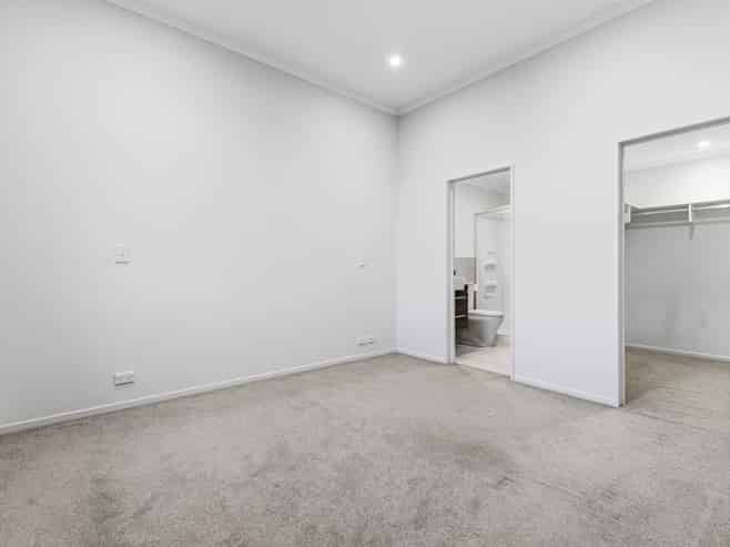 35 Pencaitland Drive, Flat Bush
