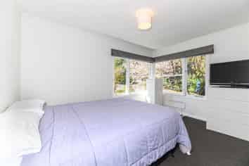 42  Albany Highway, Greenhithe