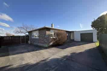 587  Queen Street , Levin