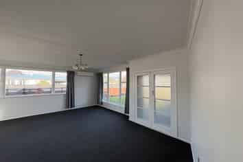 587  Queen Street , Levin