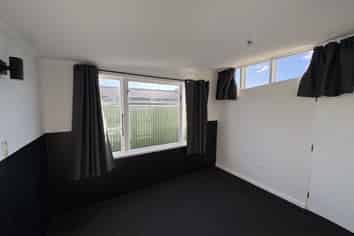 587  Queen Street , Levin