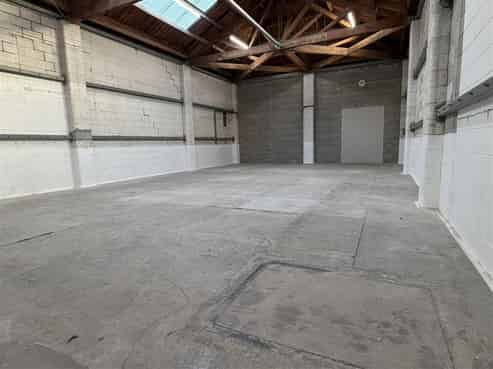 Tidy Industrial with Ample Parking