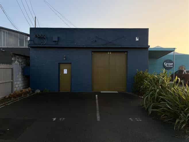 Tidy Industrial with Ample Parking
