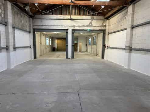 Tidy Industrial with Ample Parking