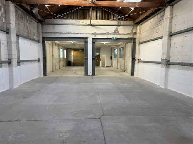 Tidy Industrial with Ample Parking