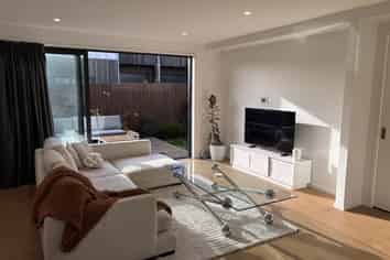 1/74 Caledonian Road, Saint Albans