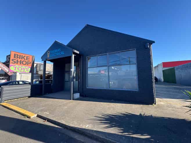 Light Industrial with Frontage