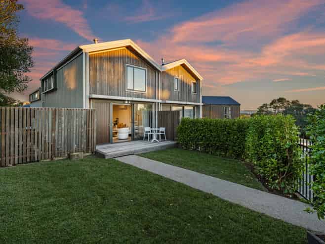 1/98 Walker Road, Point Chevalier
