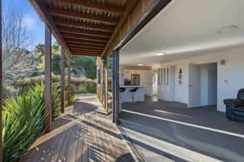 4 Bay Vista Drive, Pohara