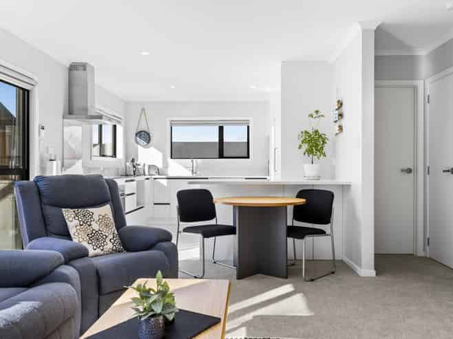 11 Winnie Close, Acacia Bay