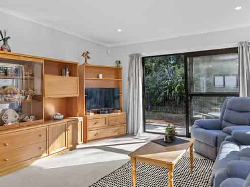 11 Winnie Close, Acacia Bay
