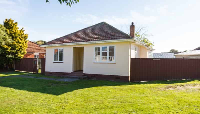 10 Mansford Place , West End