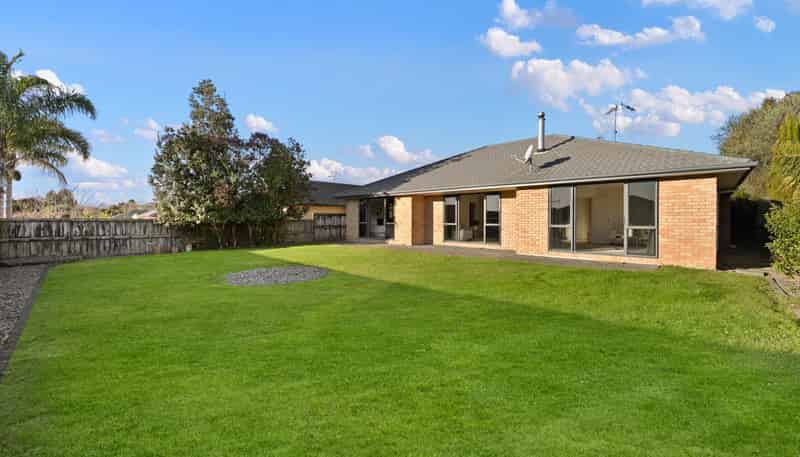 20 Holford Place, Huntington