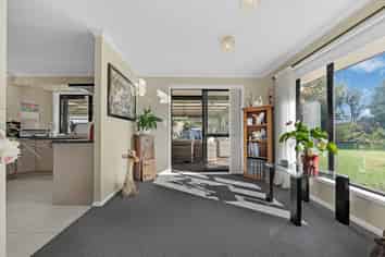 27 Awaroa Stream Drive, Waiuku