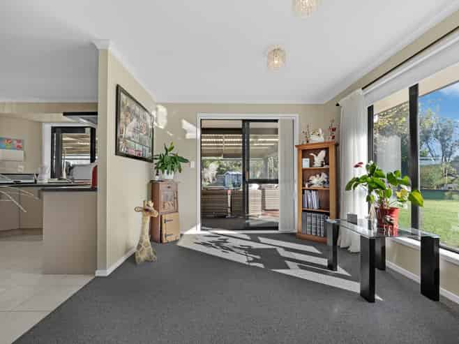 27 Awaroa Stream Drive, Waiuku