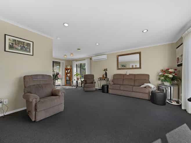 27 Awaroa Stream Drive, Waiuku