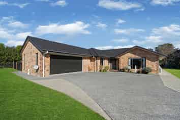 27 Awaroa Stream Drive, Waiuku