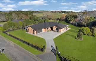 27 Awaroa Stream Drive, Waiuku