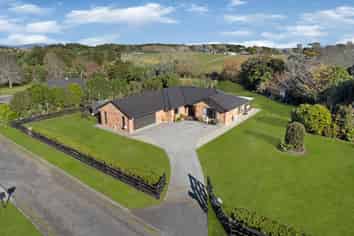 27 Awaroa Stream Drive, Waiuku