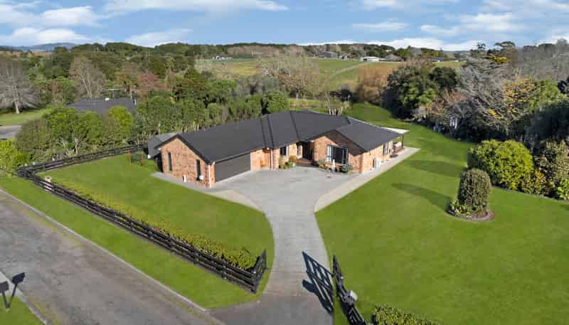 27 Awaroa Stream Drive, Waiuku