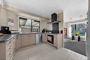 27 Awaroa Stream Drive, Waiuku