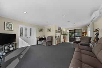27 Awaroa Stream Drive, Waiuku