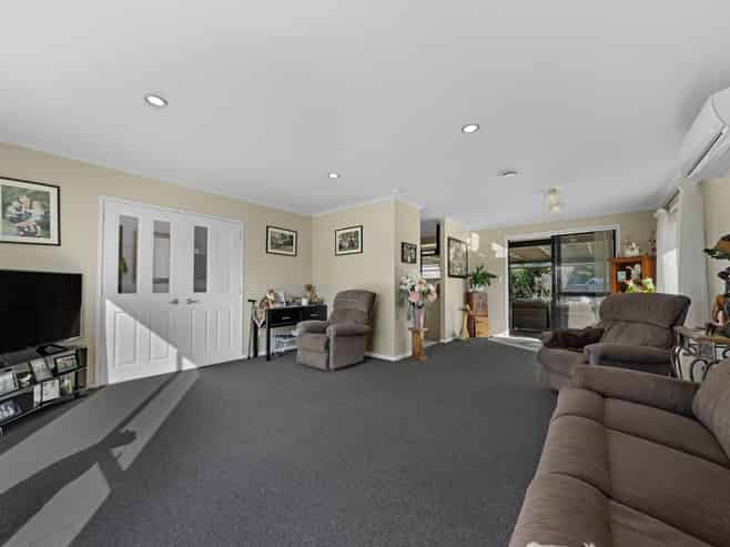 27 Awaroa Stream Drive, Waiuku