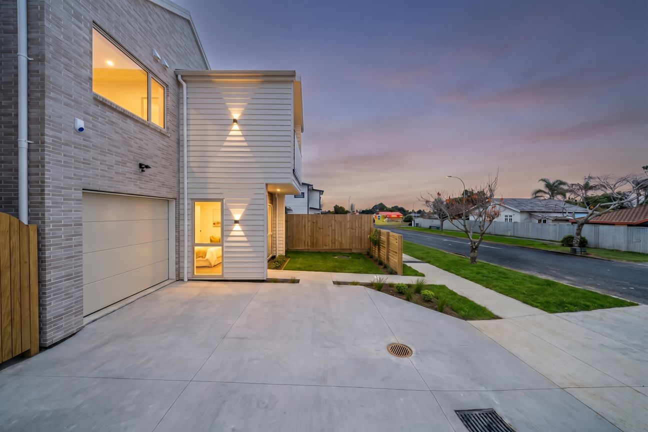 Standalone, Road frontage & Own Driveway - Widok 3