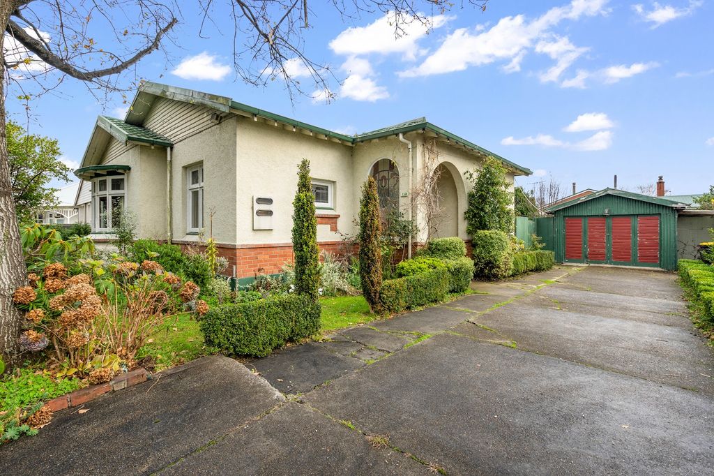Two Bedroom/Two Living - Ornate Features! 1