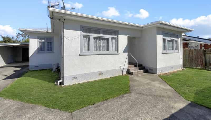 420A Botanical Road, West End