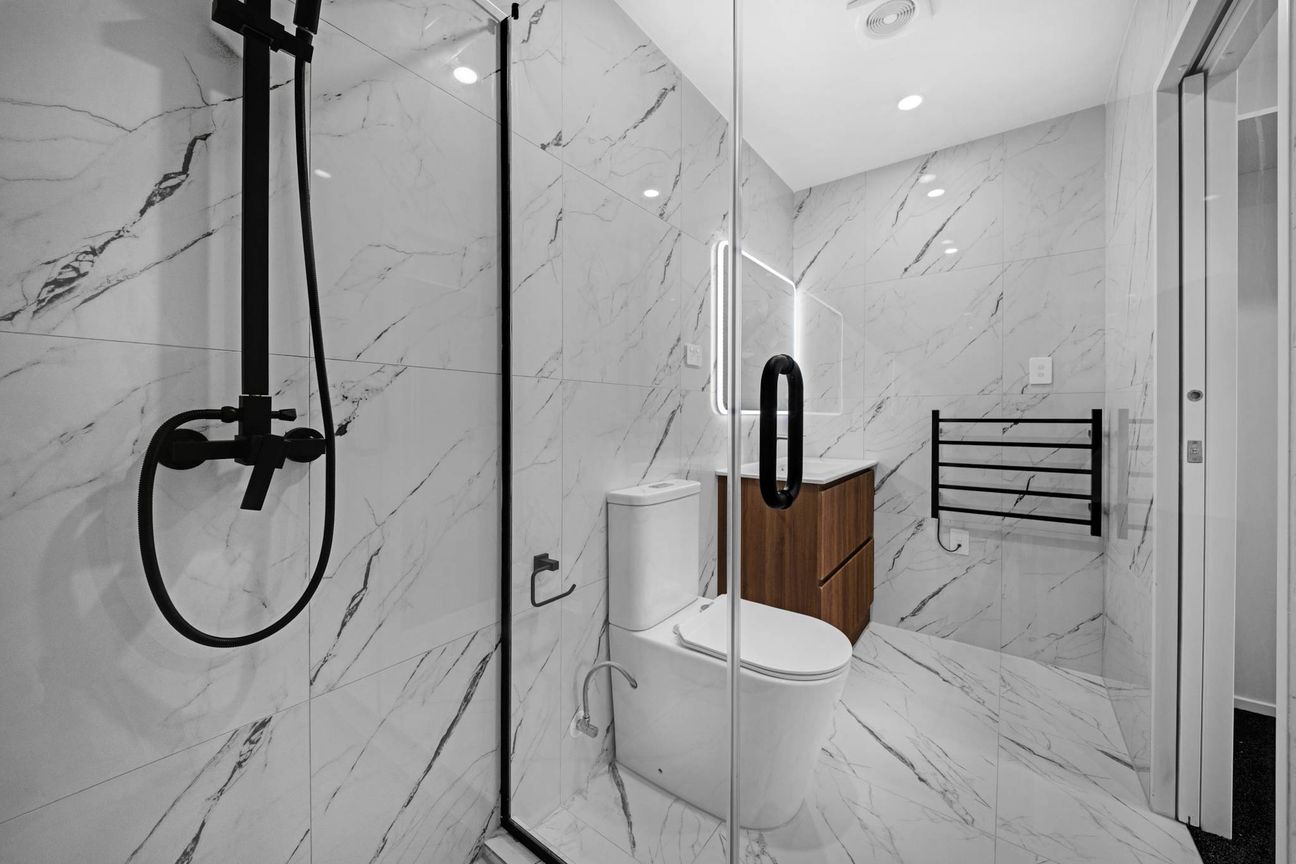 Brand New 5 Bedrrom – Premium Modern Living - Mehr