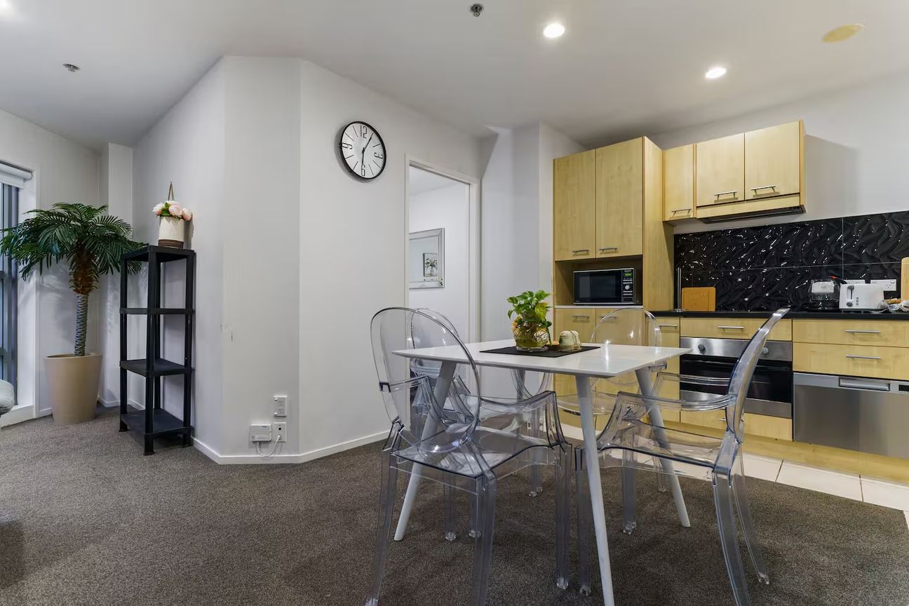 Fully Furnished Apartment with Harbour Views and Secure Parking - Widok 3