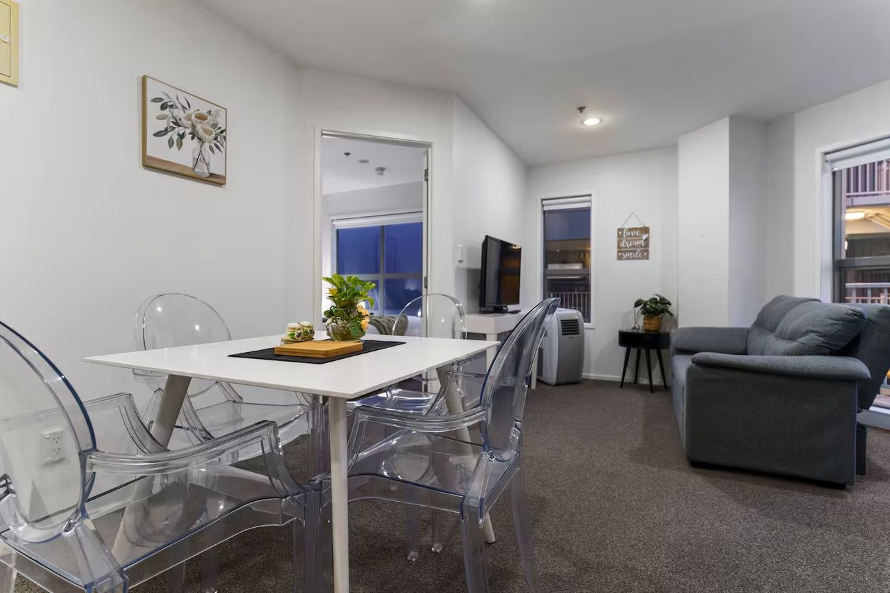 Fully Furnished Apartment with Harbour Views and Secure Parking - Widok 2