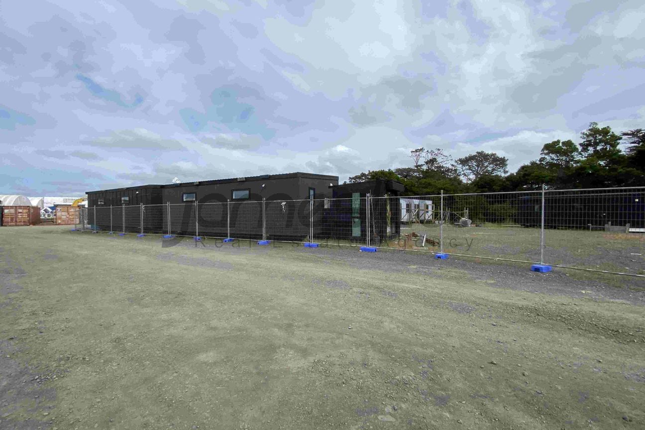 Securely Fenced Yard Space - Aanzicht 4